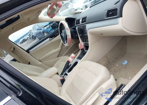 2013 Volkswagen Passat Se из США, поврежденный, VIN 1VWBP7A33DC135920